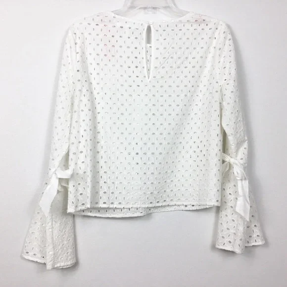 Avec Les Filles White Eyelet Trumpet Sleeve Top - Picture 4 of 6